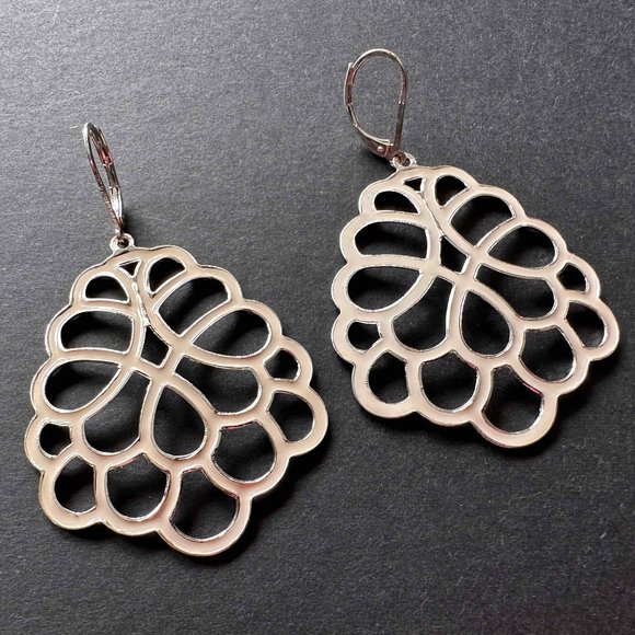 Earrings and necklace - Picture 2 of 2